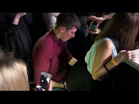 ❤️ Echter Sex in einem russischen Nachtclub. 18-jährige russische Mädchen in den Anus und Vagina gefickt in einem Nachtclub Homemade porn bei uns ❌️❤